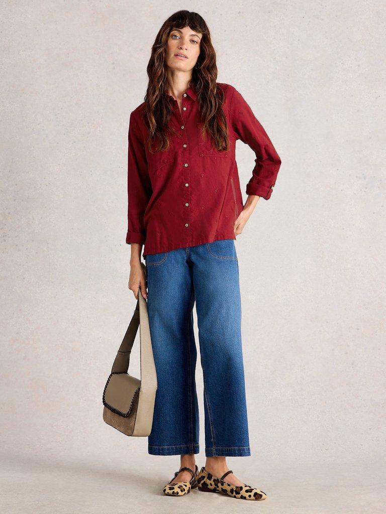 Sophie Shirt Organic Cotton in MID RED - MODEL FRONT