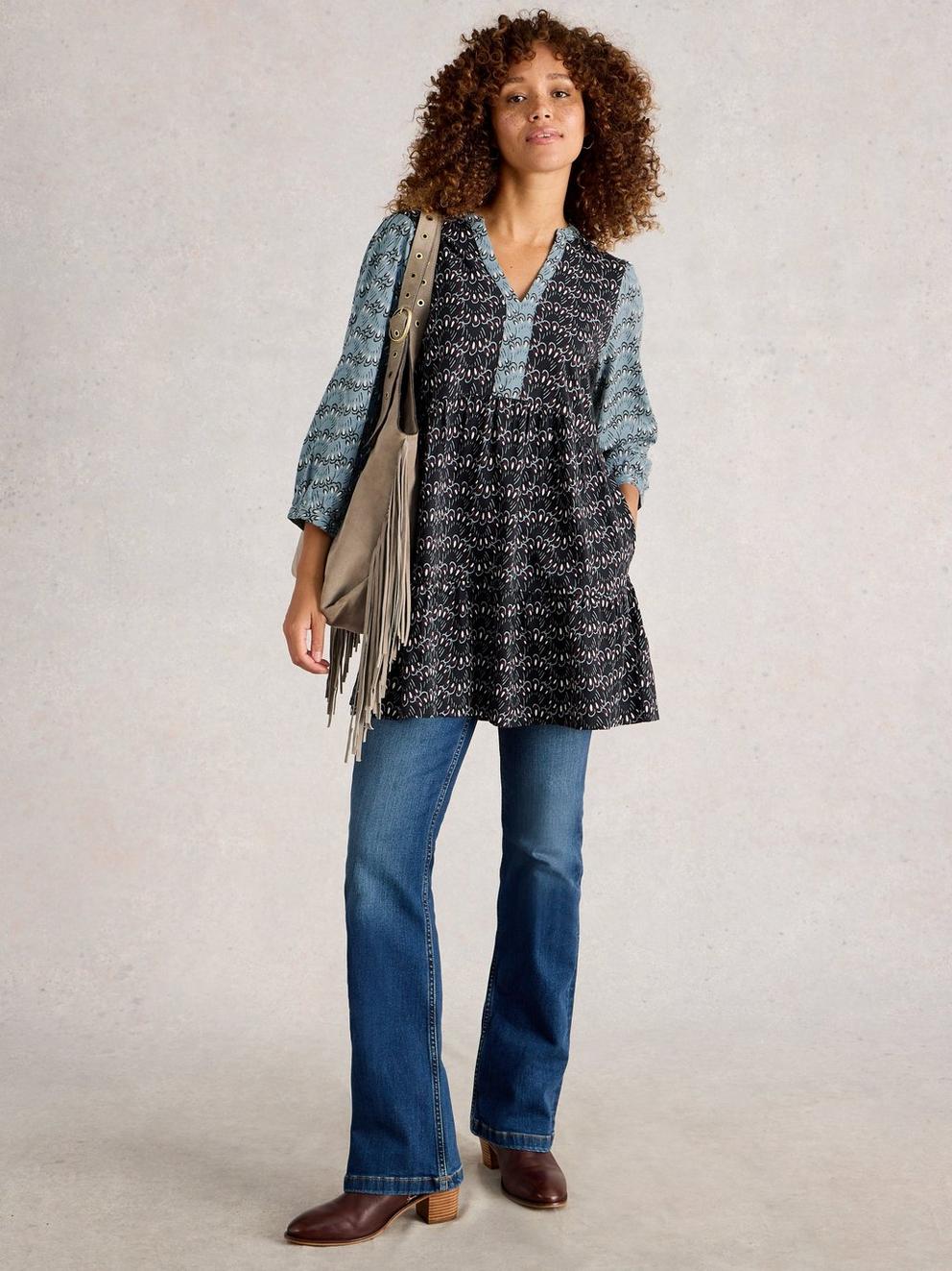 NOTCH NECK MARTA TUNIC in BLUE PR - MODEL FRONT