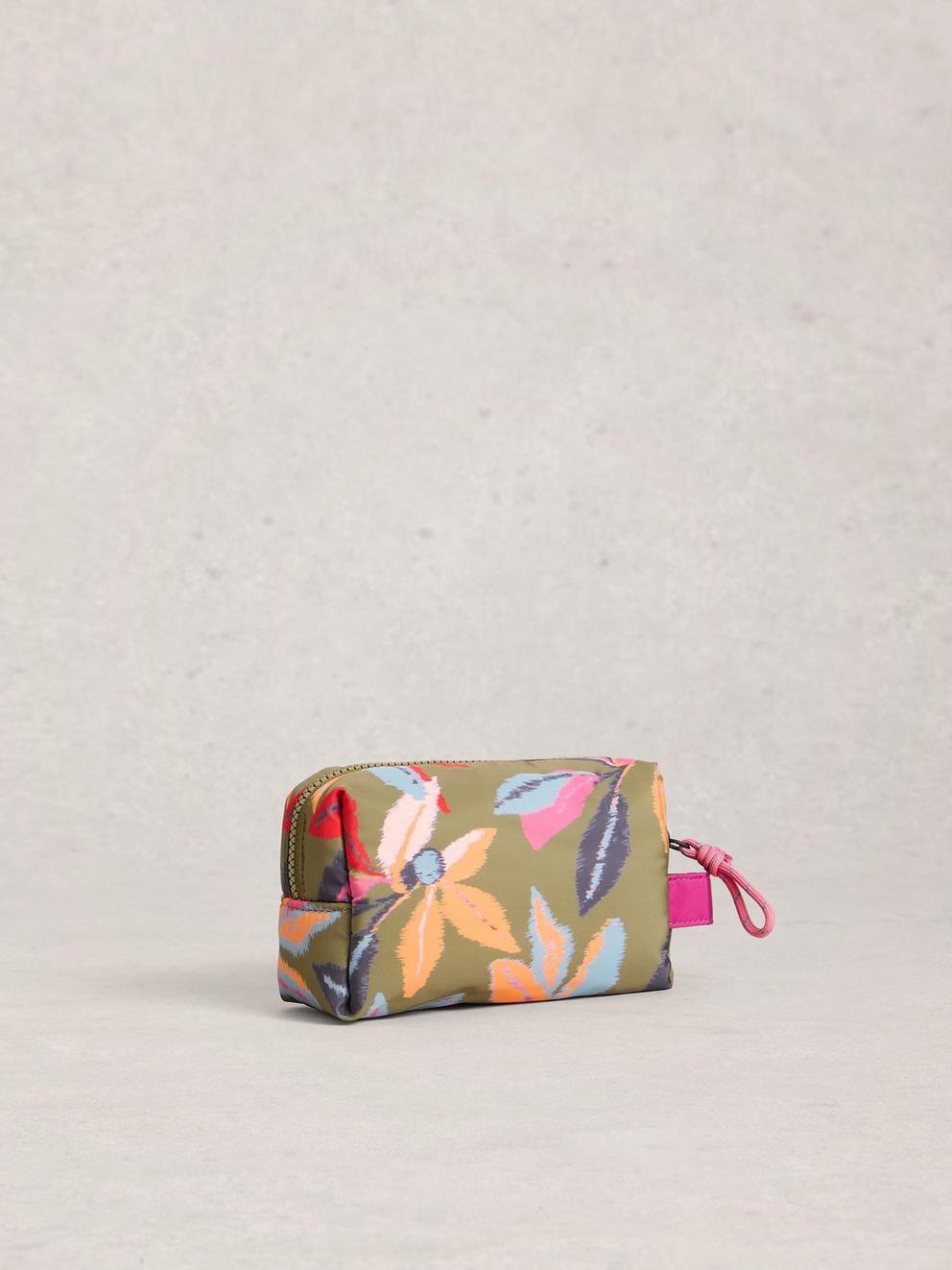Printed Meadow Toiletry in GREEN PR - FLAT BACK