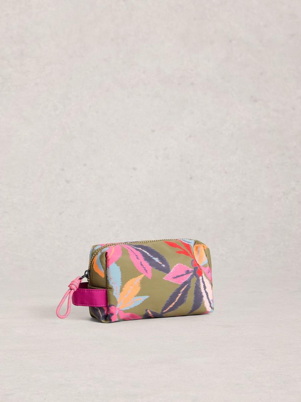 Printed Meadow Toiletry in GREEN PR - FLAT FRONT