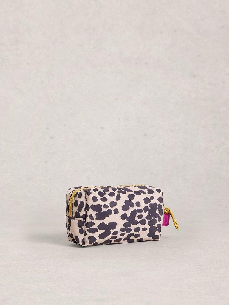 Printed Meadow Toiletry in NAT PR - FLAT BACK