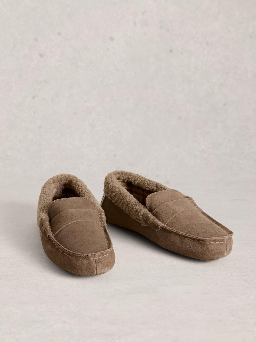 Moccasin Slipper in DK NAT - FLAT FRONT
