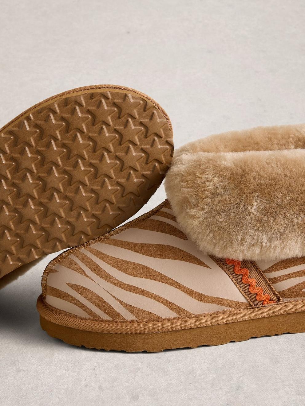 Shearling Suede Slipper Boot in TAN PR - FLAT DETAIL