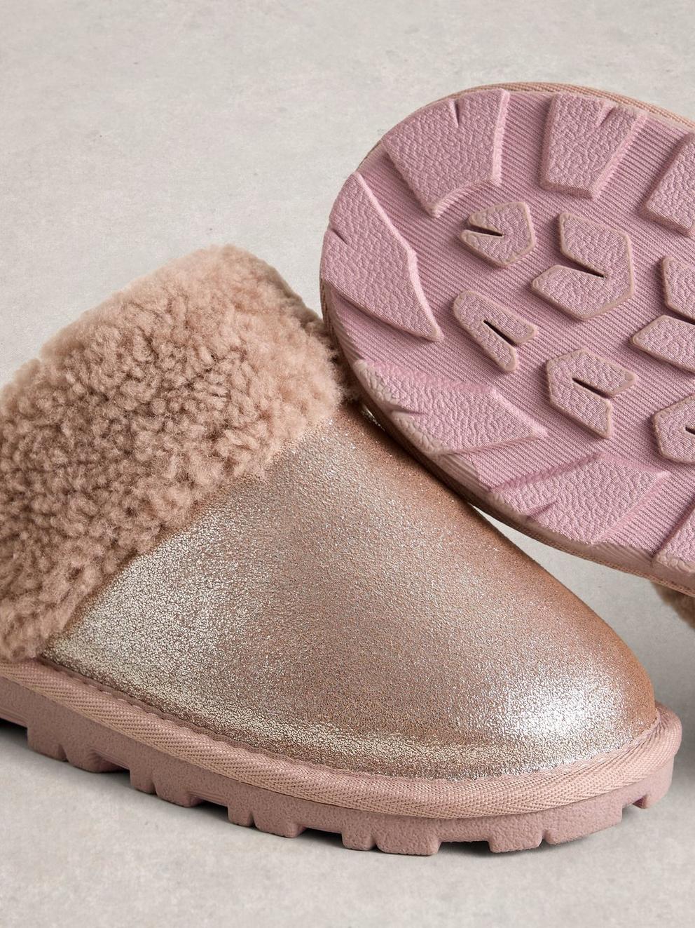 Shearling Suede Slipper Mule in GLD TN MET - FLAT DETAIL