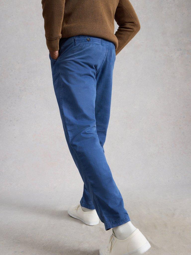 Chapman Casual Trouser in INDIGO BLE - MODEL BACK