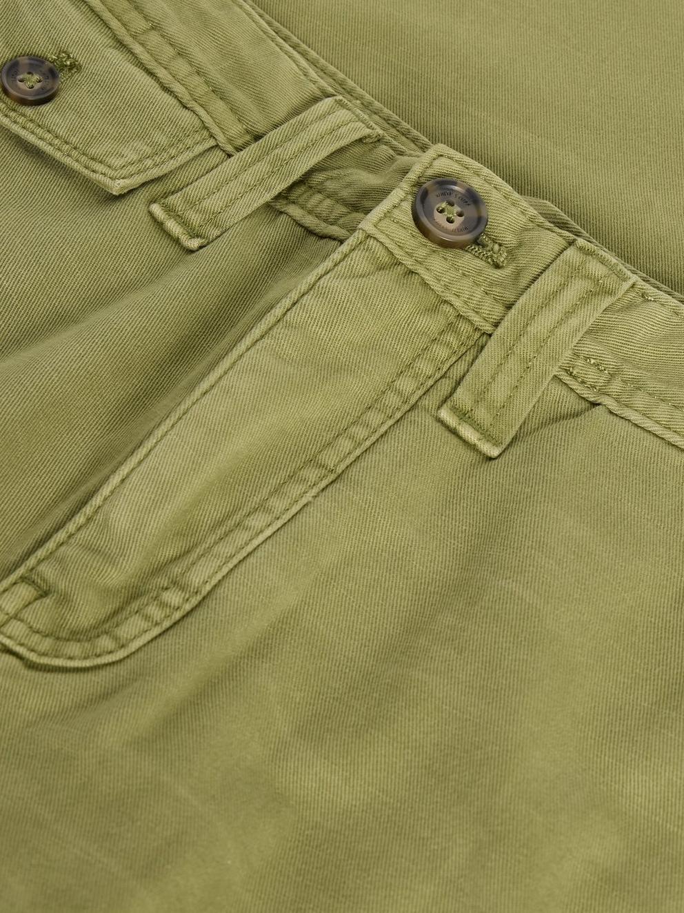 Chapman Casual Trouser in MID GREEN - FLAT DETAIL