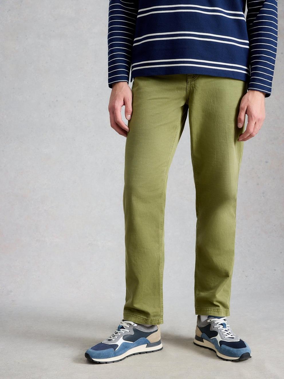 Chapman Casual Trouser in MID GREEN - MODEL DETAIL