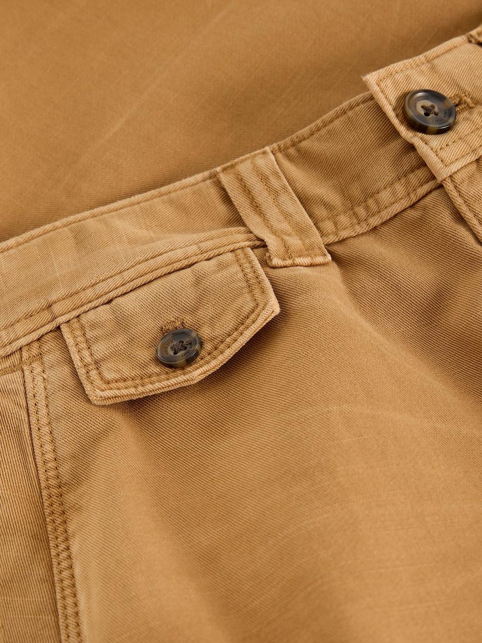 Chapman Casual Trouser in MID TAN - FLAT DETAIL