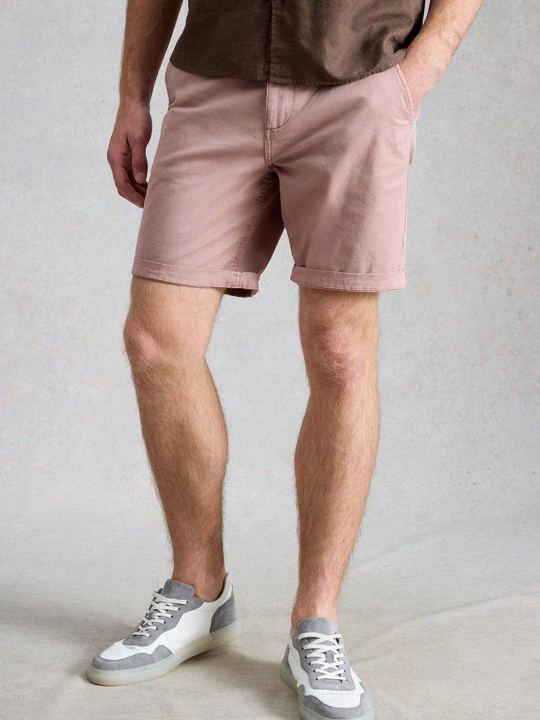 Sutton Chino Short Organic in DUS PINK - LIFESTYLE