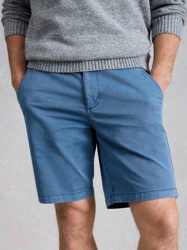 Sutton Chino Short Organic in INDIGO BLE - LIFESTYLE