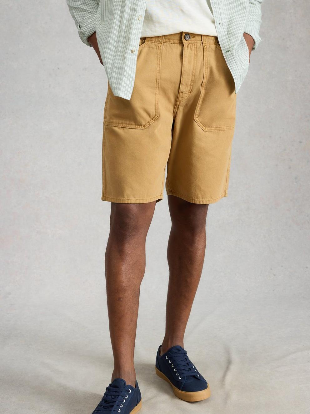 Crantock Utility Short in MID TAN - MODEL DETAIL