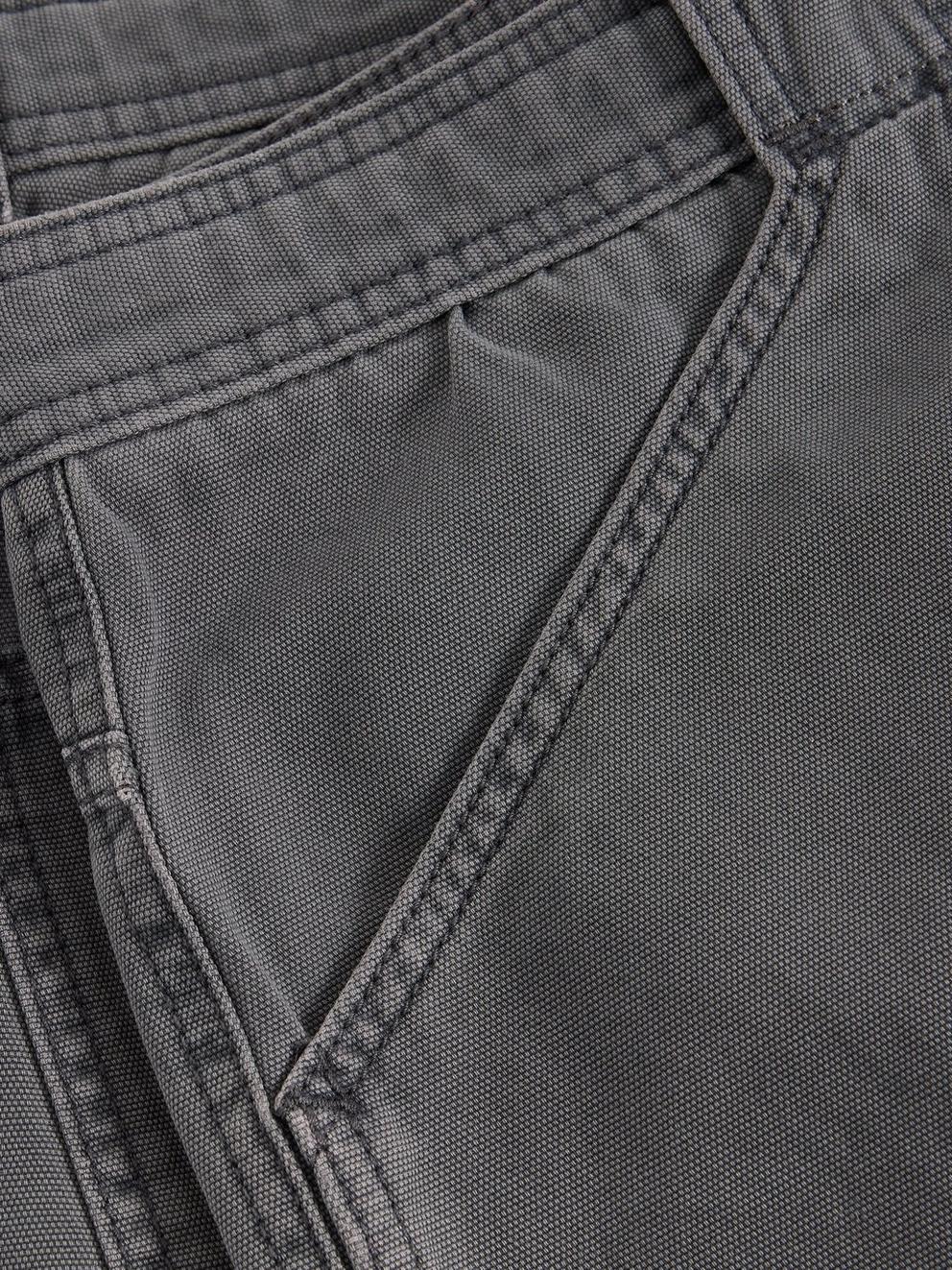 Crantock Utility Short in WASHED BLK - FLAT DETAIL