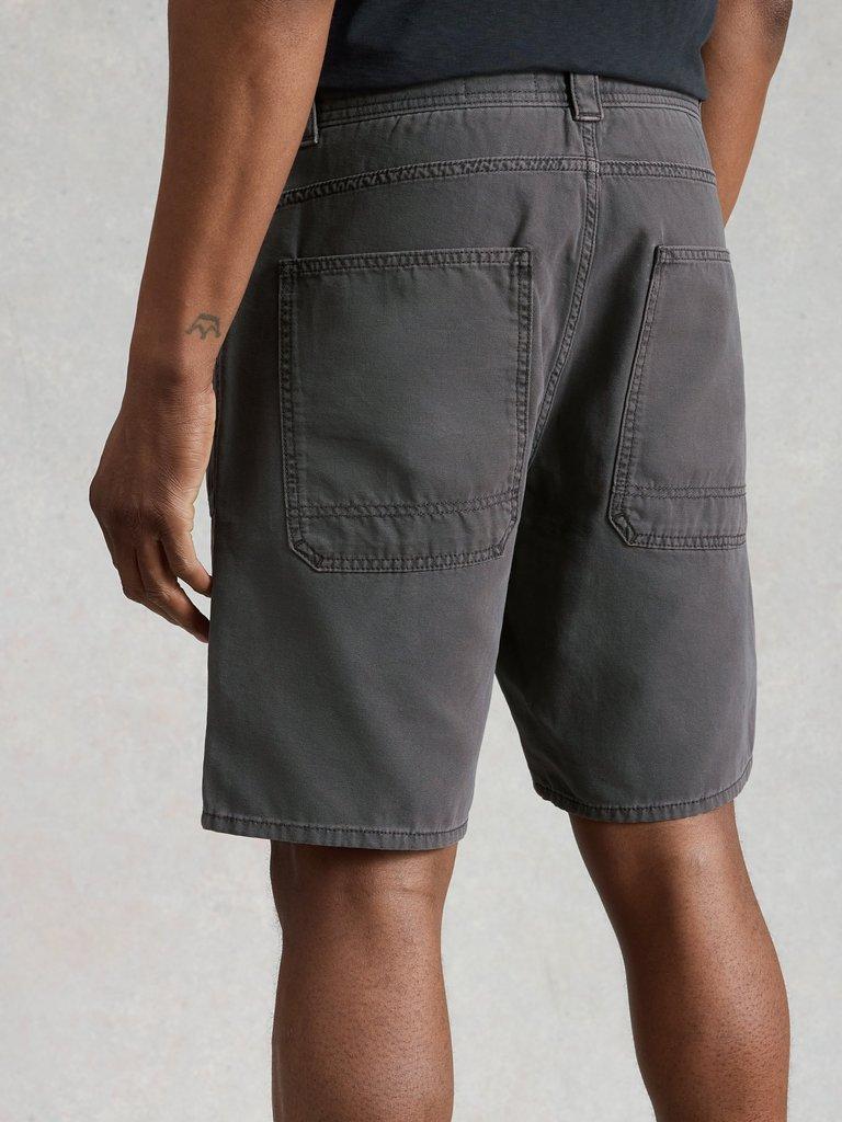 Crantock Utility Short in WASHED BLK - MODEL BACK