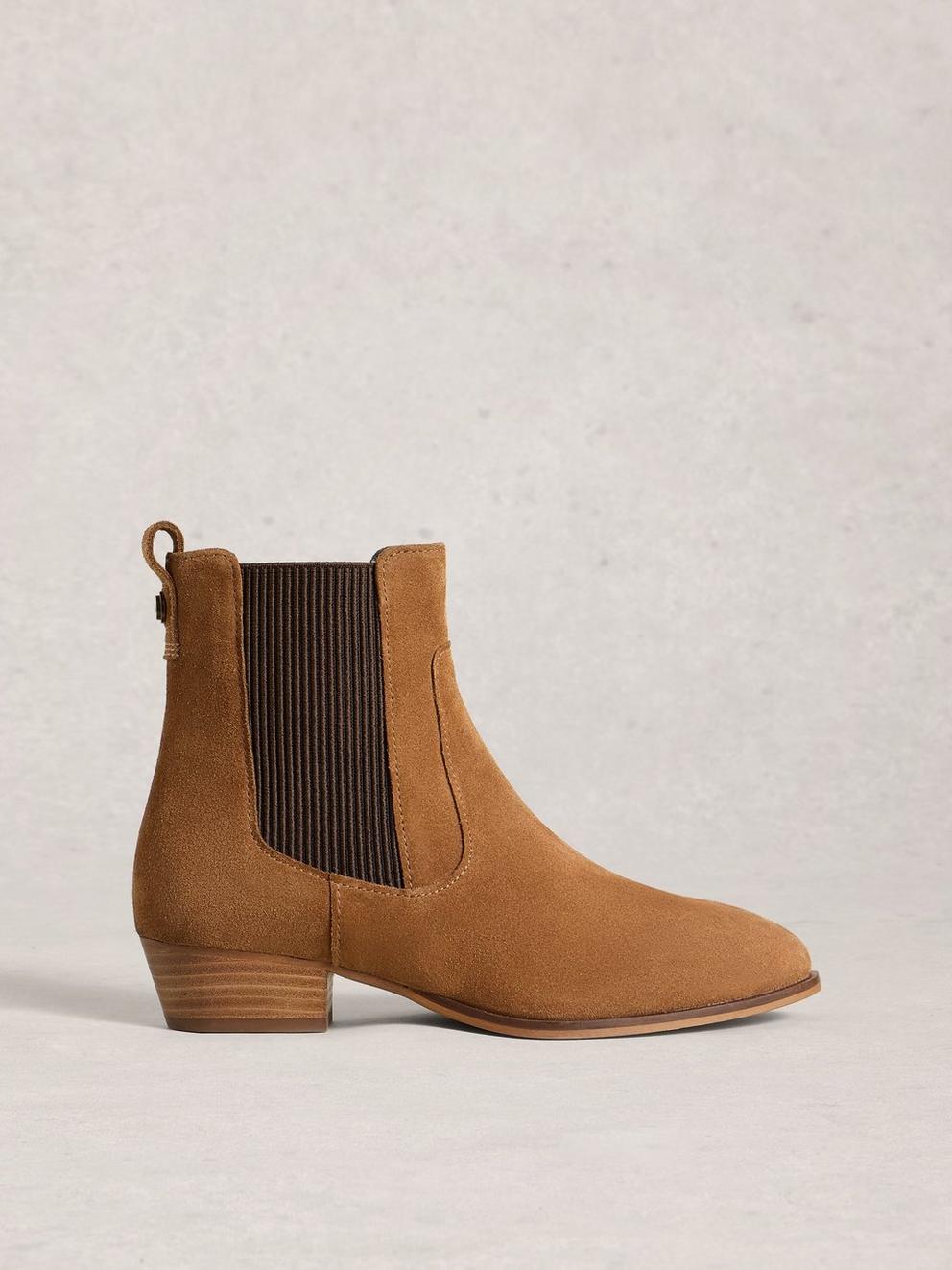 Chelsea Willow Ankle Boot in DARK TAN - LIFESTYLE