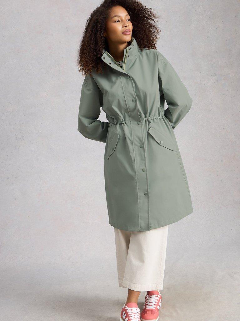 Beth Waterproof Coat in MID GREEN - MODEL DETAIL