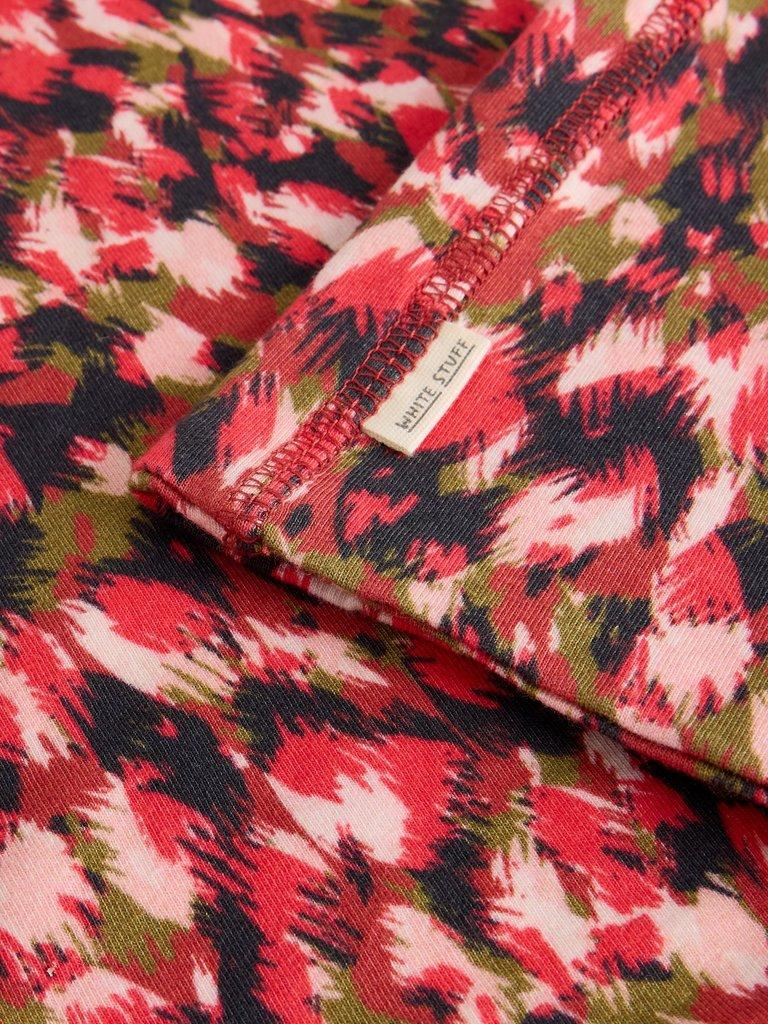 Versatile Neck Jersey Roll in CORAL MLT - FLAT DETAIL