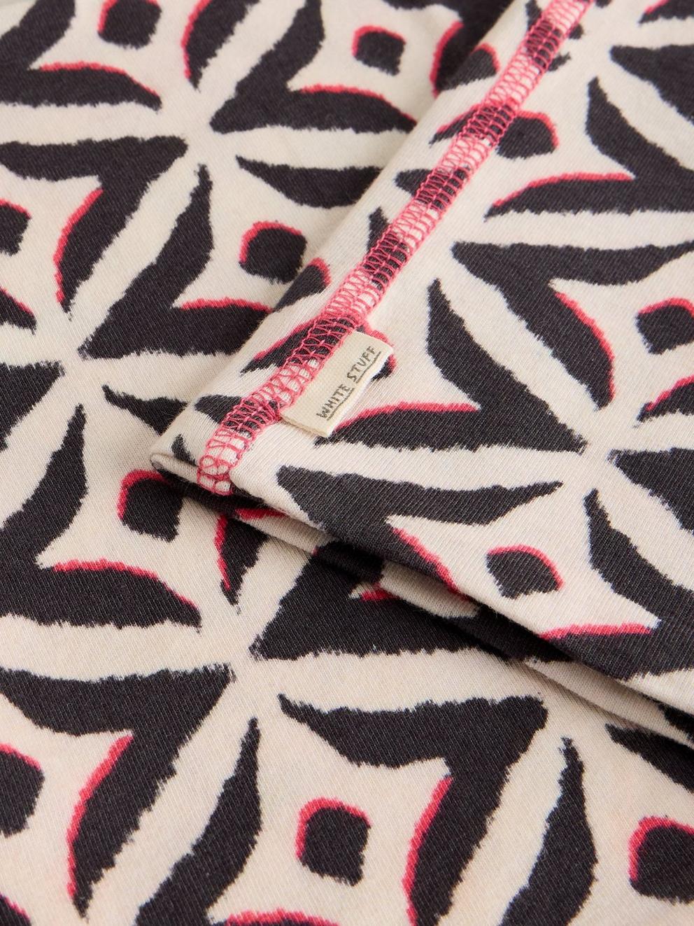 Versatile Neck Jersey Roll in NAT PR - FLAT DETAIL