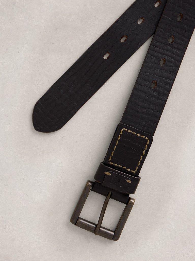 Multi Punch Leather Buckel Belt in PURE BLK - FLAT DETAIL