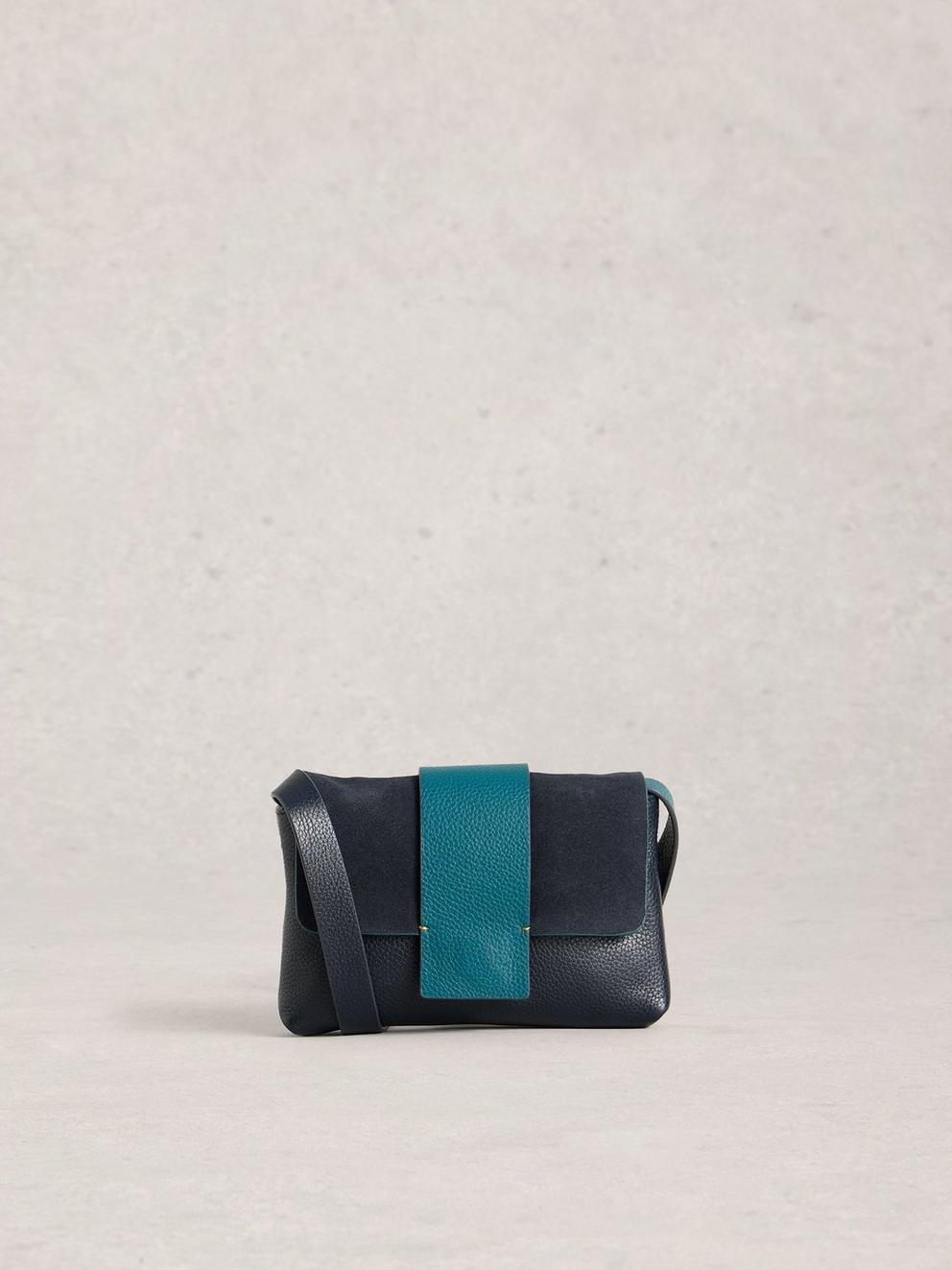 Tabby Landscape Bag Mini in DARK NAVY - LIFESTYLE