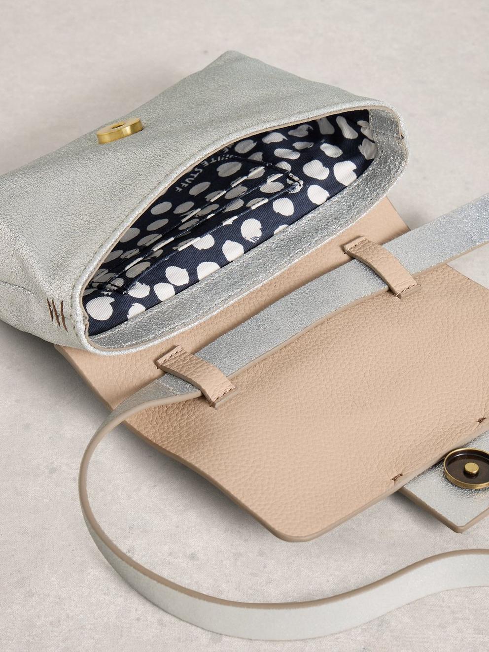 Tabby Landscape Bag Mini in SLV TN MET - FLAT DETAIL