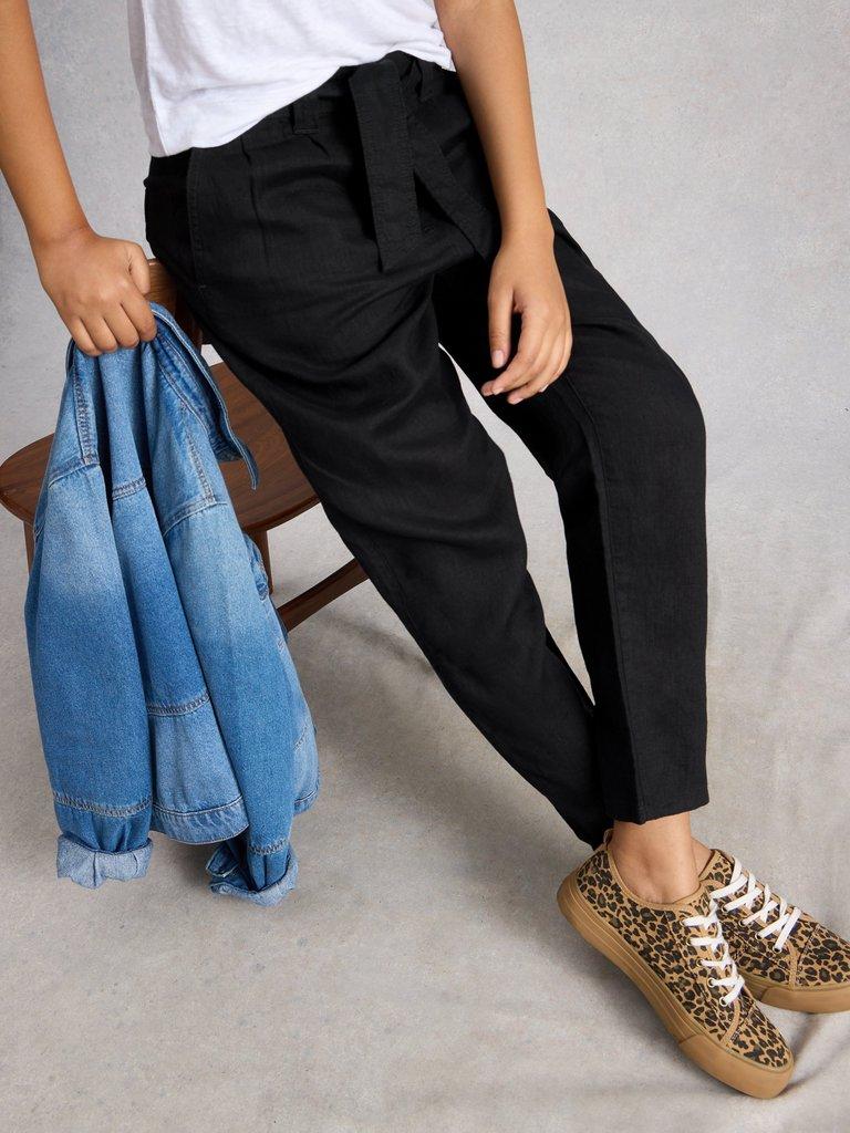 Hadley Linen Trouser in PURE BLK - LIFESTYLE