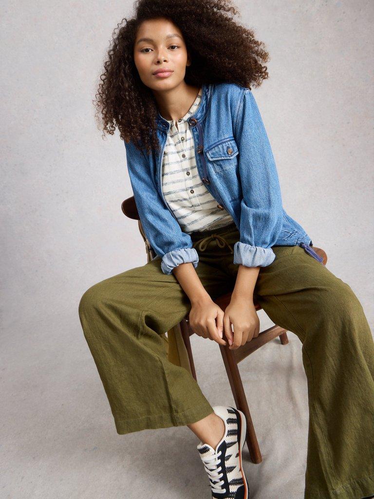 Ally Linen Wide Leg Trouser in KHAKI GRN - MODEL DETAIL