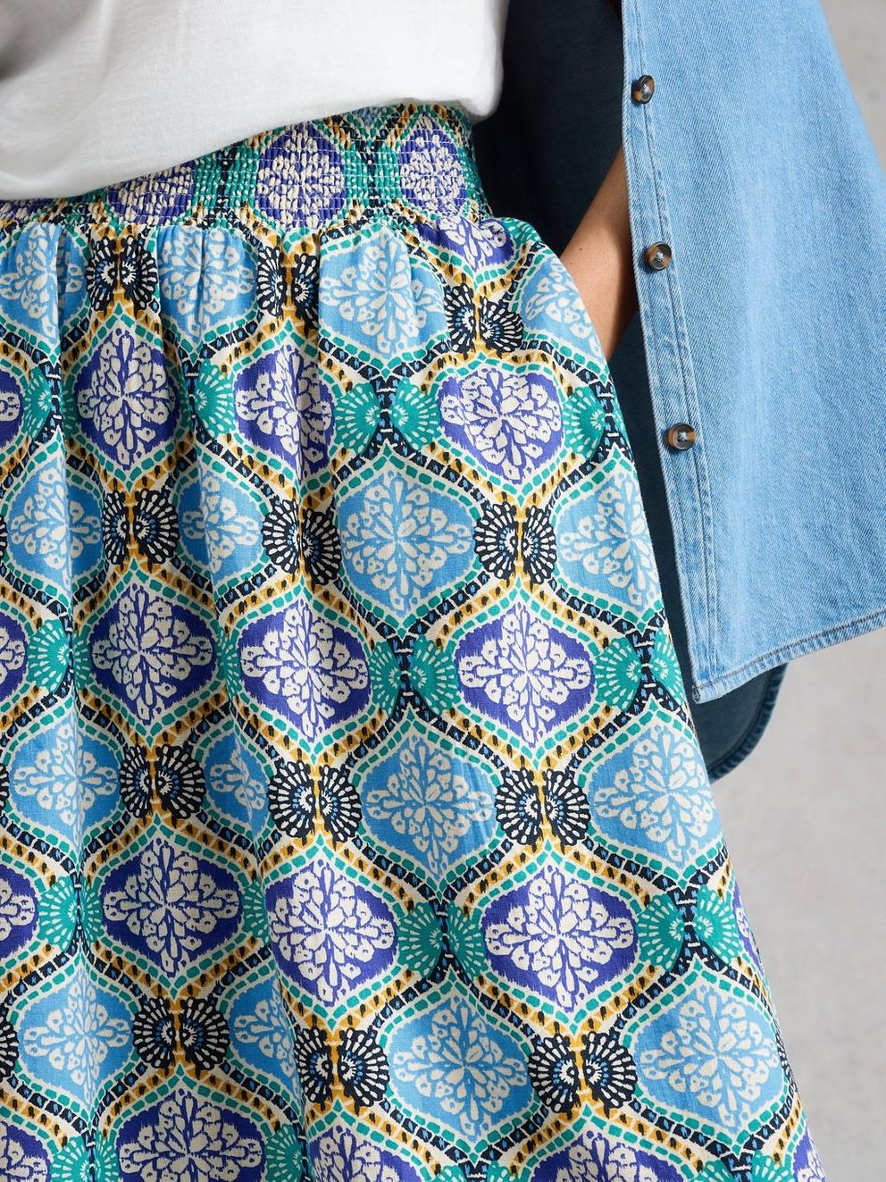 Shelly Linen Blend Midi Skirt in BLUE MLT - MODEL DETAIL