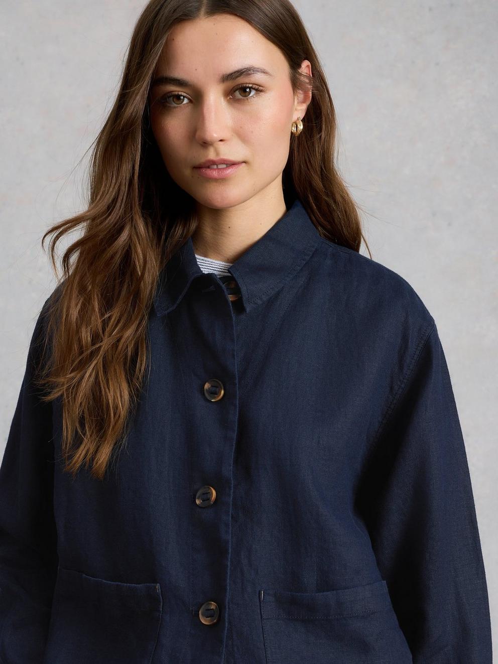 Isabel Linen Jacket in DARK NAVY - MODEL DETAIL