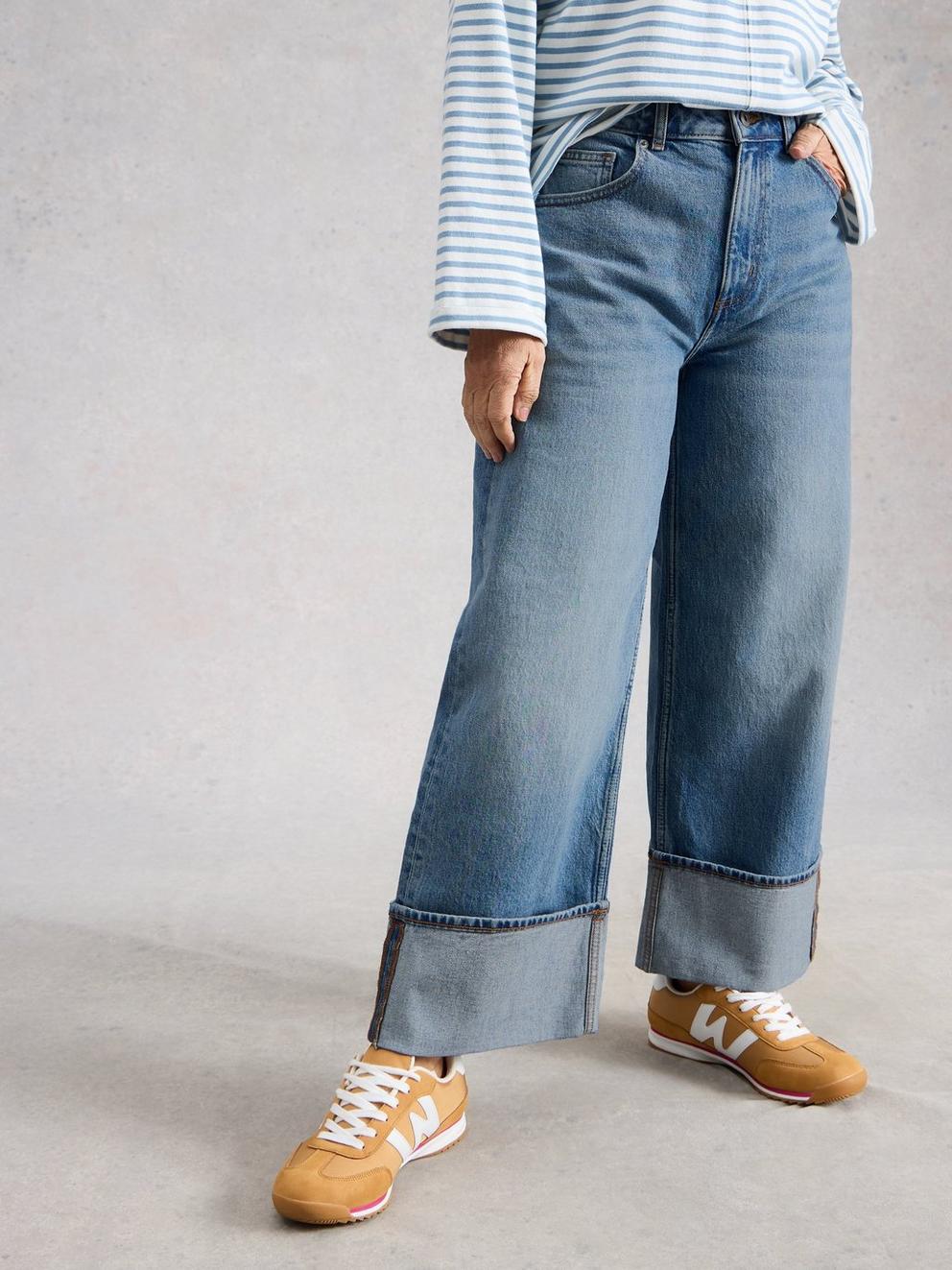 Bailey Straight Turn Up Jean in MID DENIM - MODEL DETAIL