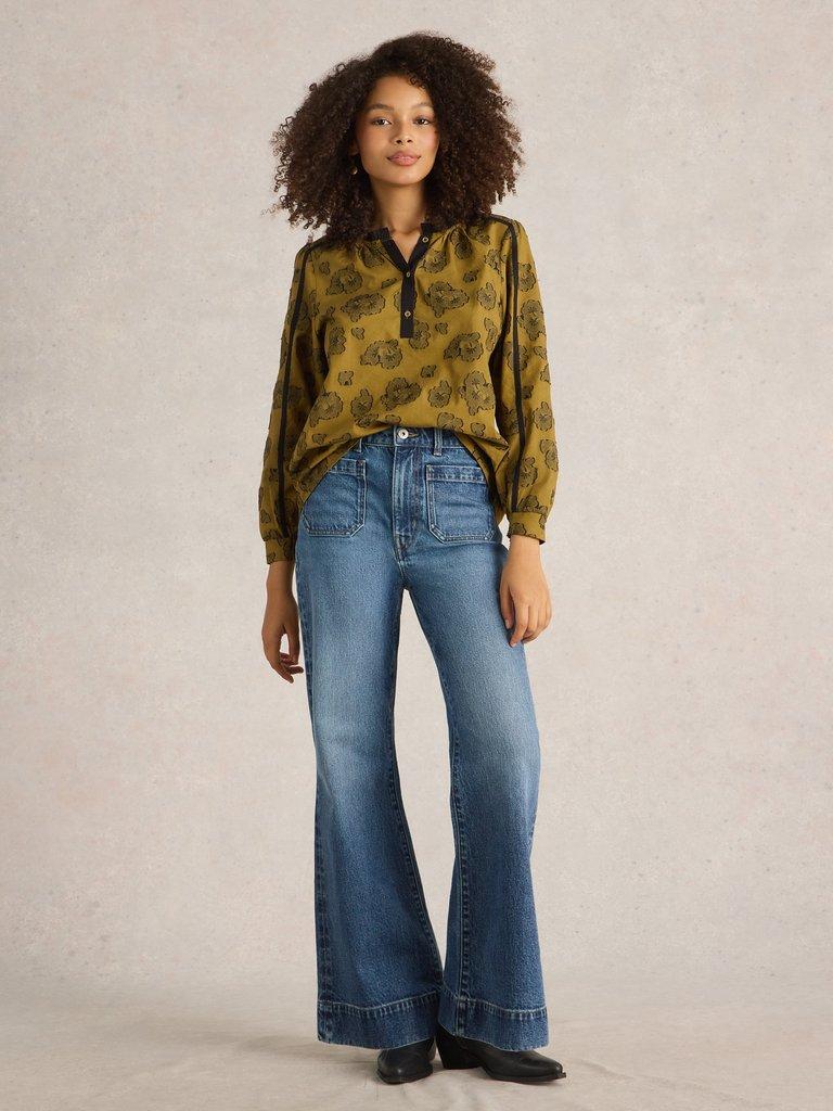 Frankie Flare Jeans in MID DENIM - MODEL FRONT