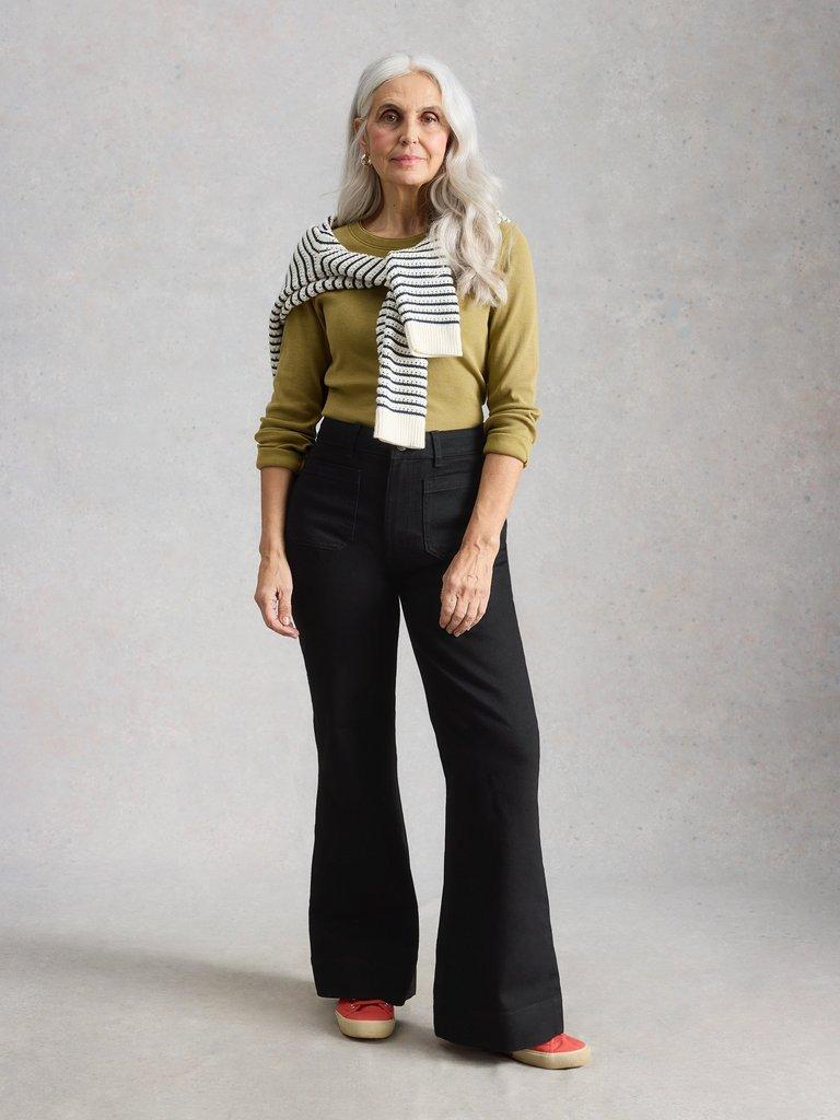 Frankie Flare Jeans in PURE BLK - MODEL FRONT