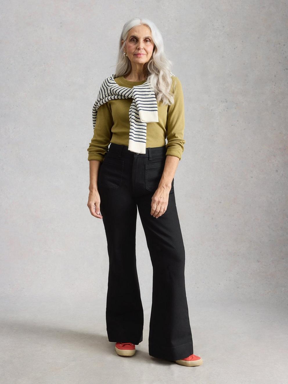 Frankie Flare Jeans in PURE BLK - MODEL FRONT