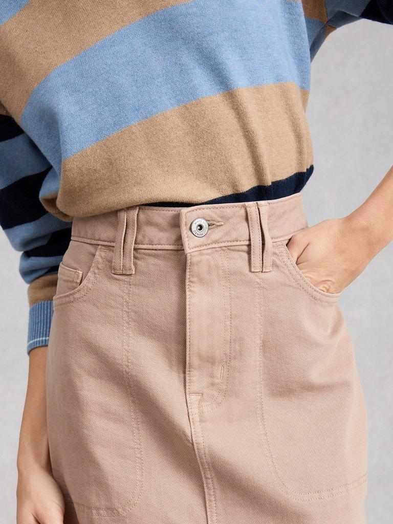 Tia Midi Denim Skirt in DK NAT - MODEL DETAIL