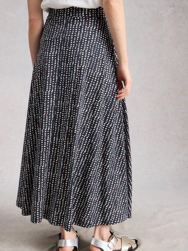 Jada Maxi Jersey Skirt in NAVY MULTI - MODEL BACK