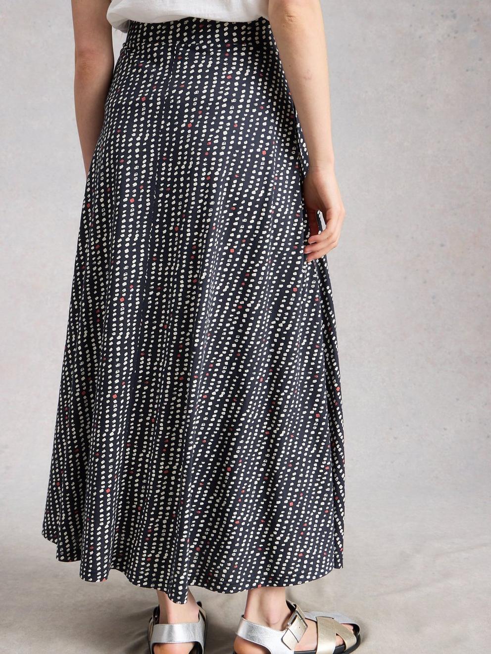 Jada Maxi Jersey Skirt in NAVY MULTI - MODEL BACK