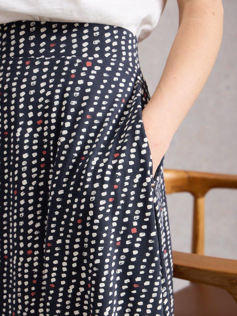 Jada Maxi Jersey Skirt in NAVY MULTI - MODEL DETAIL