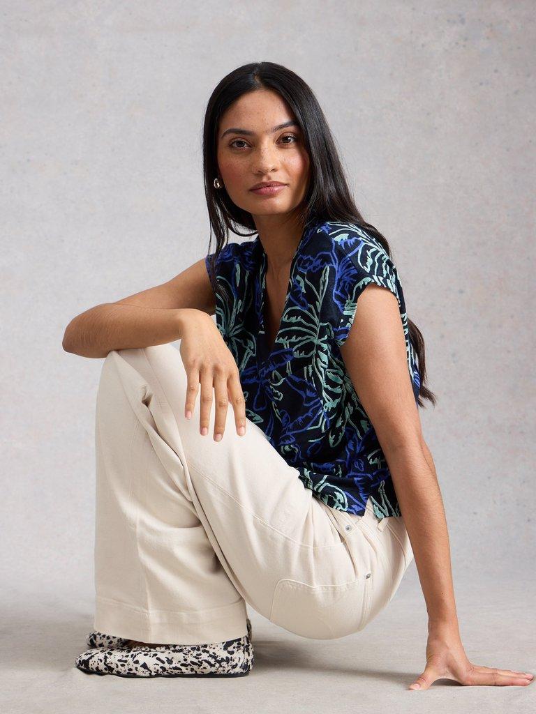 Tia Wide Leg Full Length Jean in NAT WHITE - LIFESTYLE