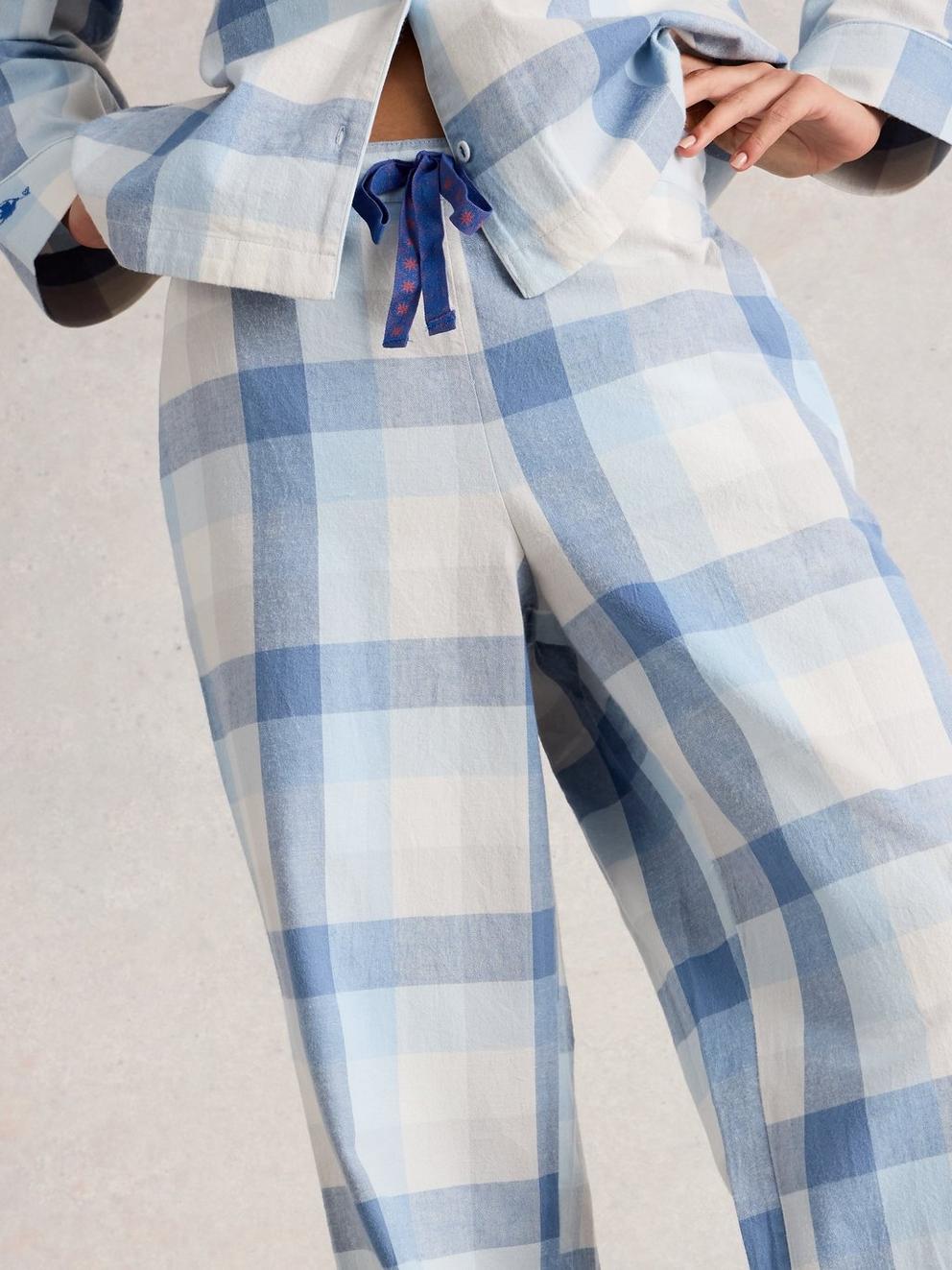 NINA CHECK PJ BOTTOM in LGT BLUE - MODEL DETAIL