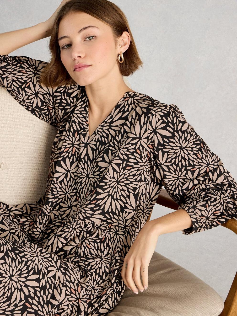 Lola Jersey Dress in TAN MULTI - MODEL DETAIL