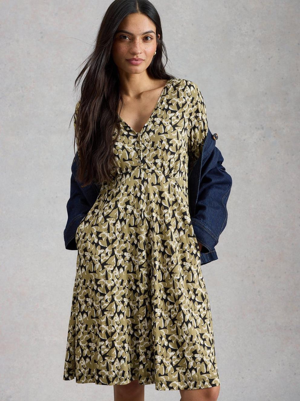 Meg Jersey Dress in GREEN PR - MODEL DETAIL