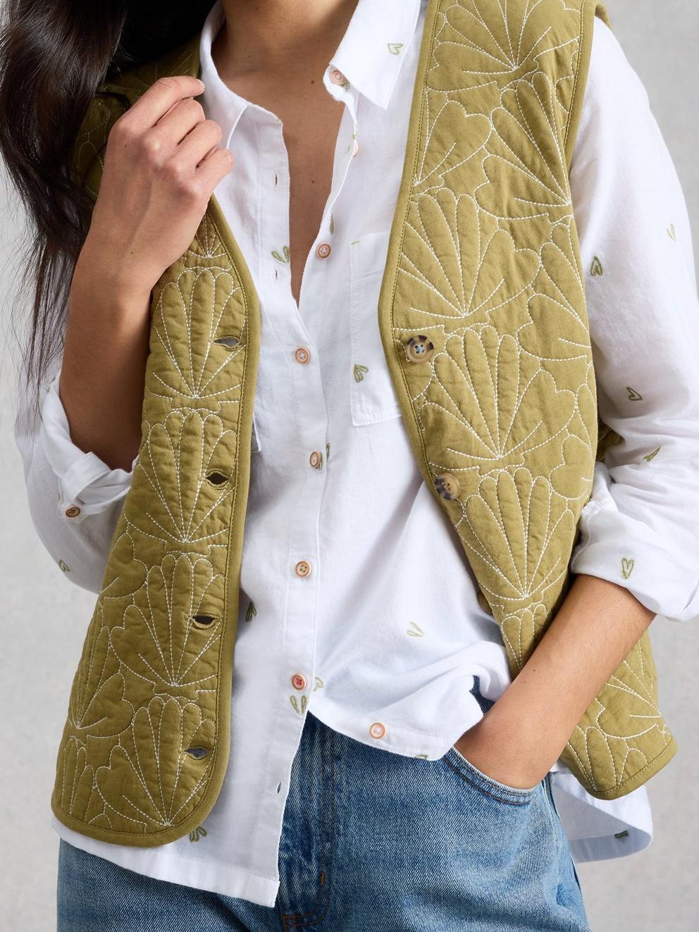 Sophie Collared Organic Cotton Long Sleeve Shirt in IVORY MLT - MODEL DETAIL