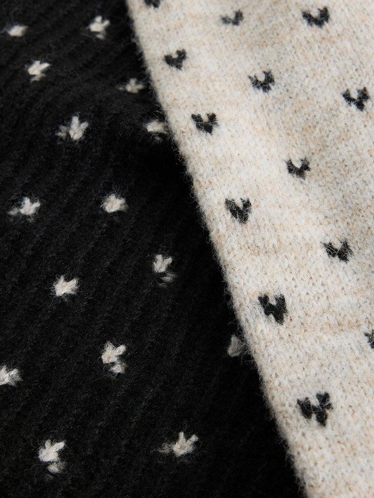 Fairisle Heart Scarf in NAT MLT - FLAT DETAIL