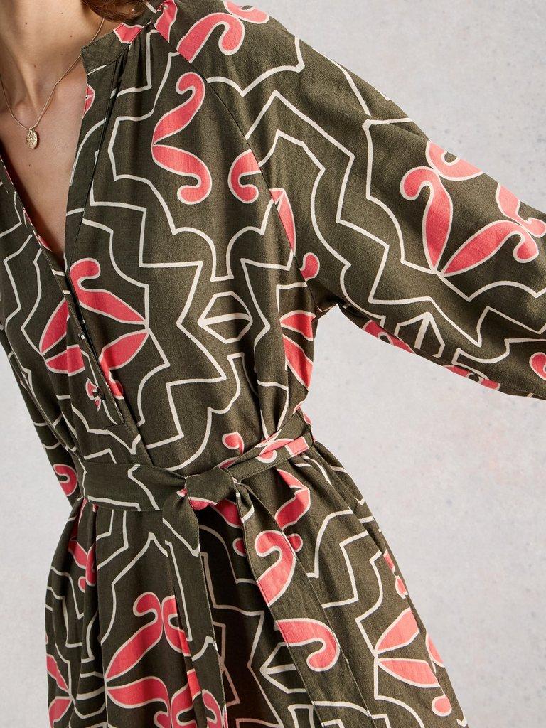 Tobi Linen Blend Dress in GREEN MLT - MODEL DETAIL