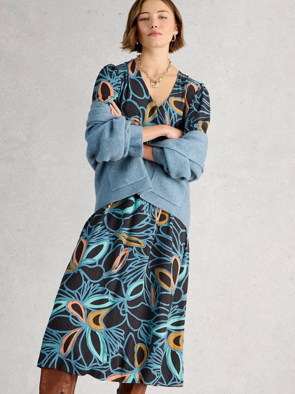 Lucy Print Midi Dress in BLK MLT - LIFESTYLE