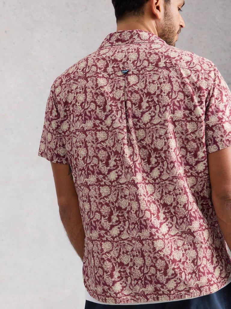 Finsbury SS Floral Print Shirt in RED PR - MODEL BACK