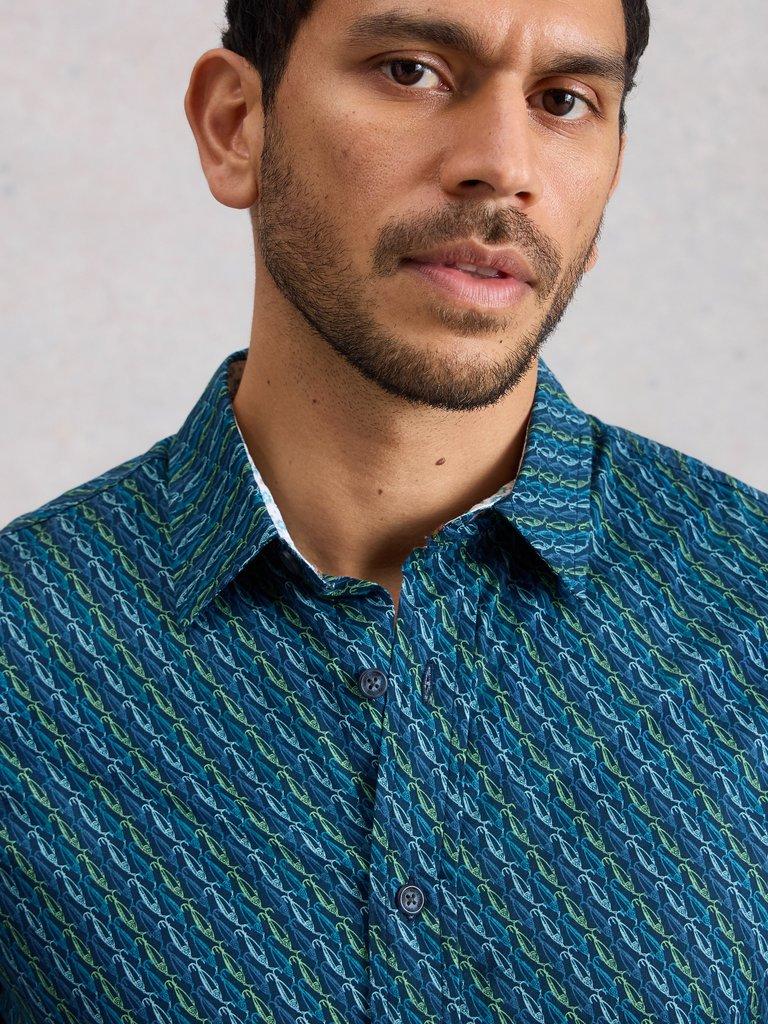 Salcombe SS Fish Print Shirt in NAVY PR - LIFESTYLE