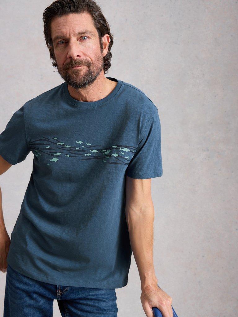 Abersoch Swim Fish Graphic Tee in NAVY PR - LIFESTYLE