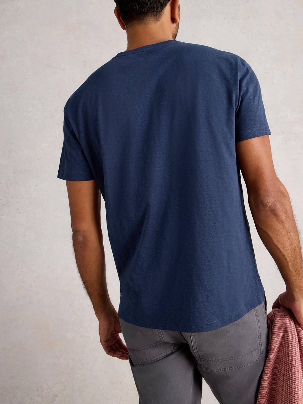 Abersoch Tee Graphic In the Ocean in NAVY PR - MODEL BACK