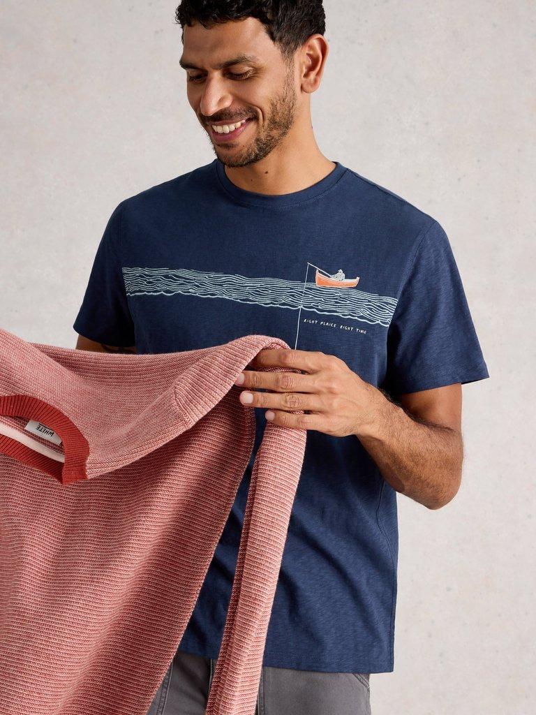 Abersoch Tee Graphic In the Ocean in NAVY PR - MODEL DETAIL
