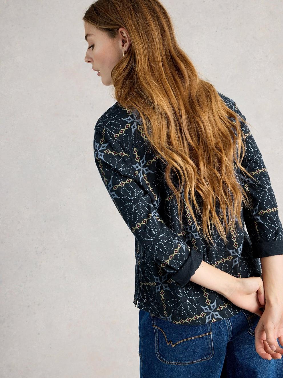 ALLIE JERSEY SHIRT in NAVY PR - MODEL BACK